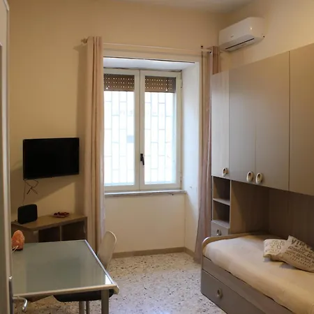 La Casa Di Carlotta * Neapel